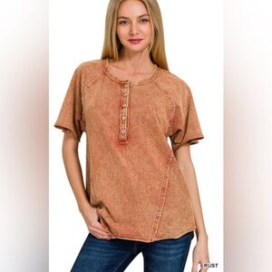 NWT ZENANA CRINKLE WASHED F/TERRY BUTTON HENLEY RAGLAN TOP